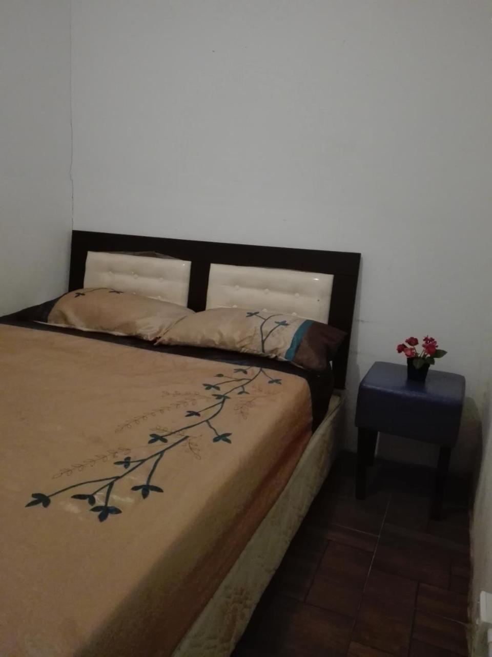 Tonight Hotel Hostel George Town Ngoại thất bức ảnh