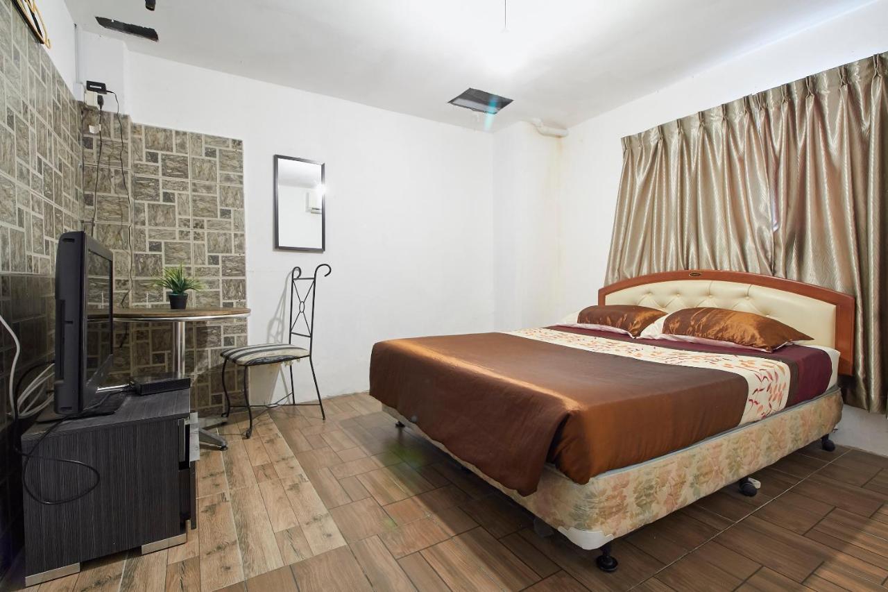 Tonight Hotel Hostel George Town Ngoại thất bức ảnh